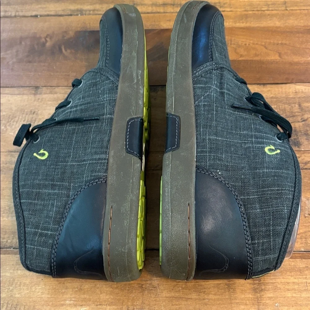 OluKai Men's Black and Yellow Chukka Boots, 9